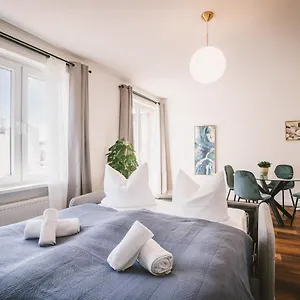 design-apartment-in-city-lbeck-with-terrace-kingsize.hamburg-hotels-de.com/